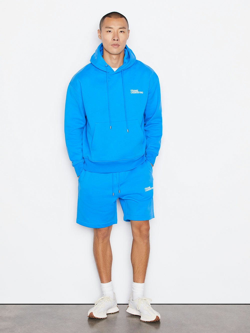 sweatshirt full body view alt:hover